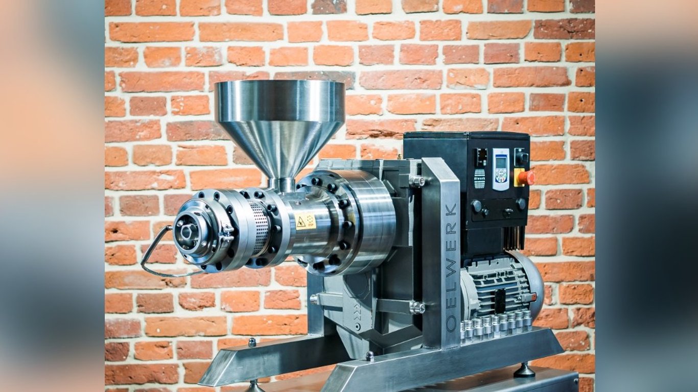 Spende für neue Ölpresse