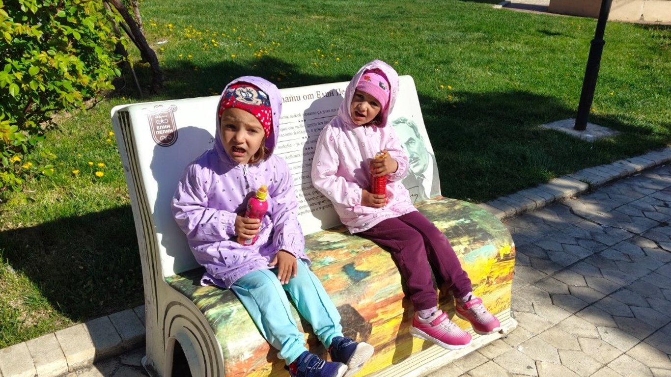 A father is raising his two daughters on his own and needs support