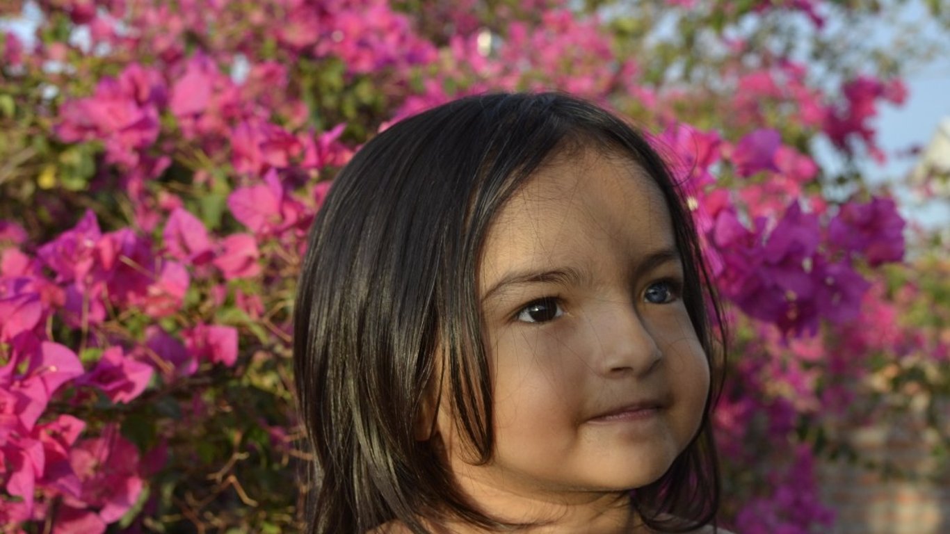 Un implante coclear para Macarena / A cochlear implant for Macarena
