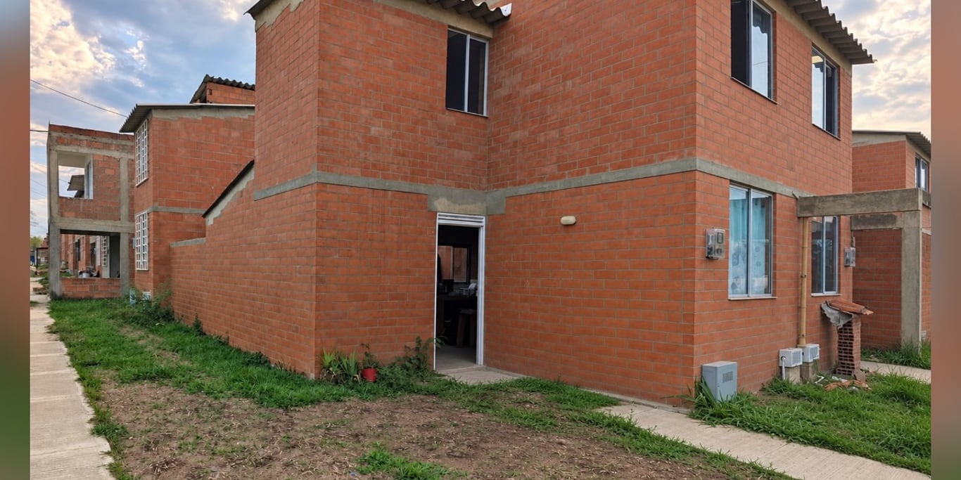 Ayudame a pagar mi casa y la de mi familia, te lo agradezco mucho! Colombia