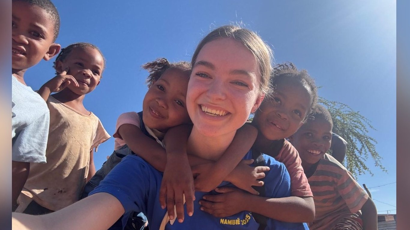 6 weken, 1000 glimlachen! Help Britt naar Lighthouse, Namibië!