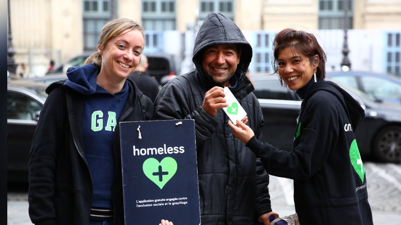 Aide humanitaire bénévole