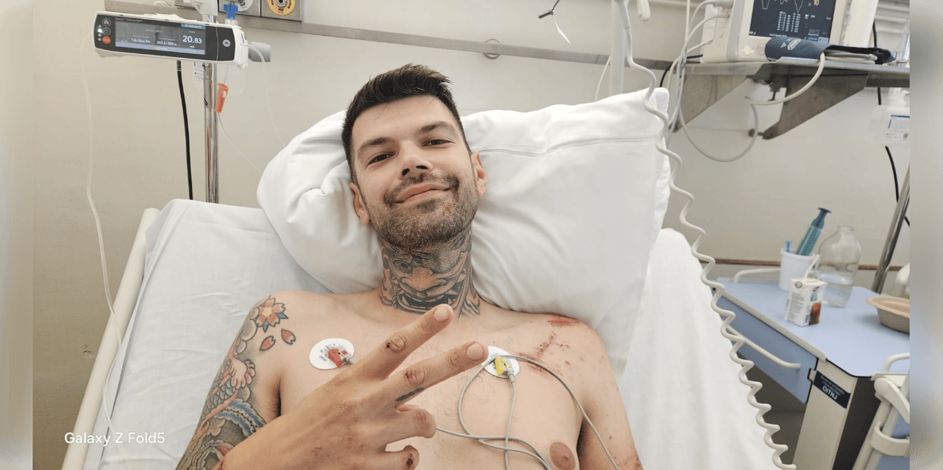 Să-l ajutăm pe Sebastian să se ridice din nou.