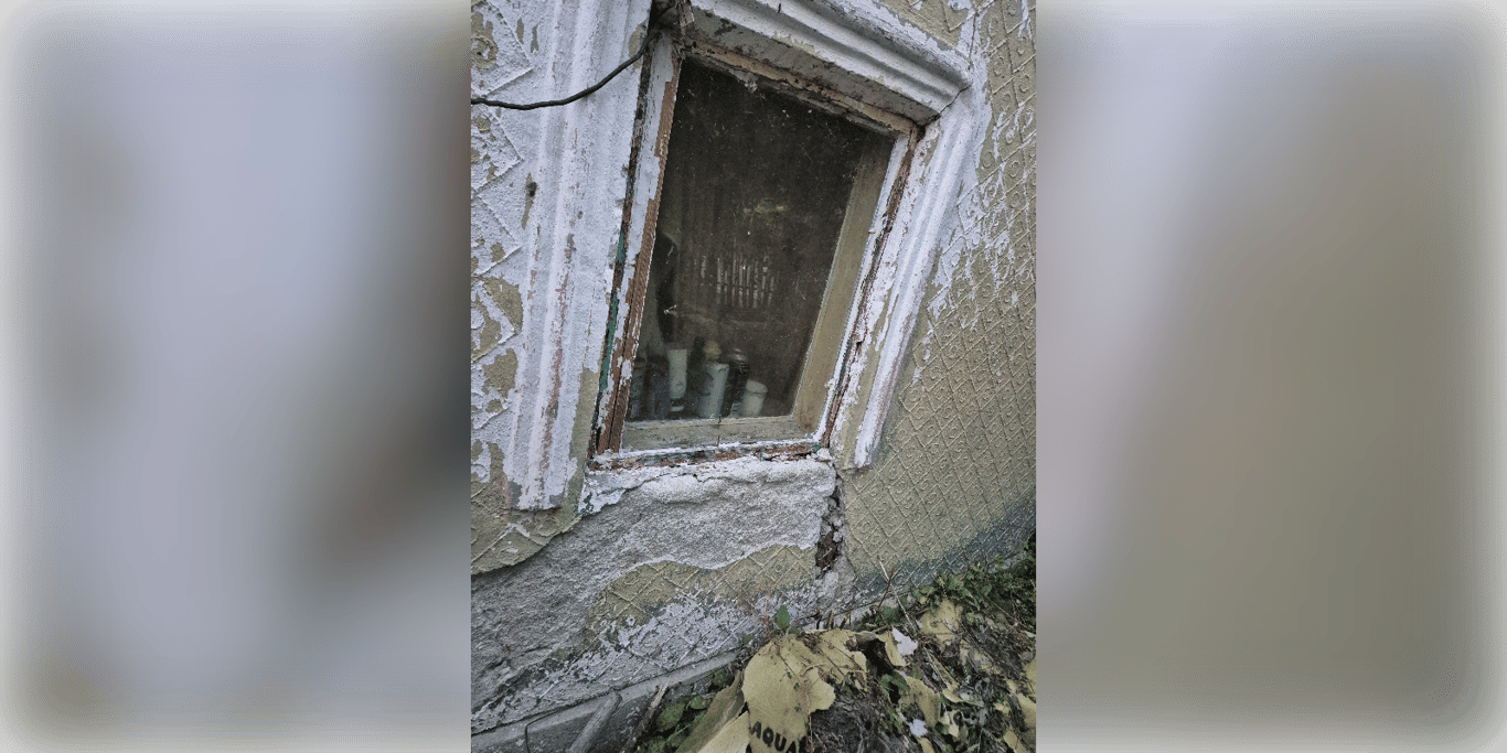 Help me secure decent living conditions .
