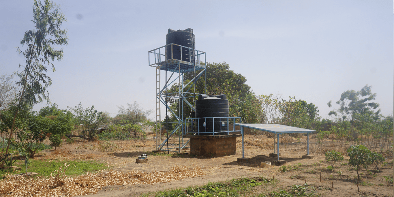 Waterput (81 meter diep) + Bassins + Boorinstallatie – De basis van alles