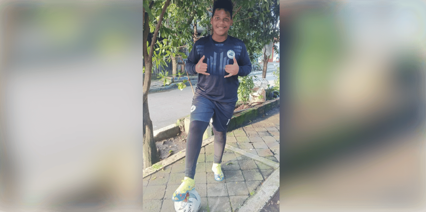 Para poder pagar el club de fútbol de mi hijo
