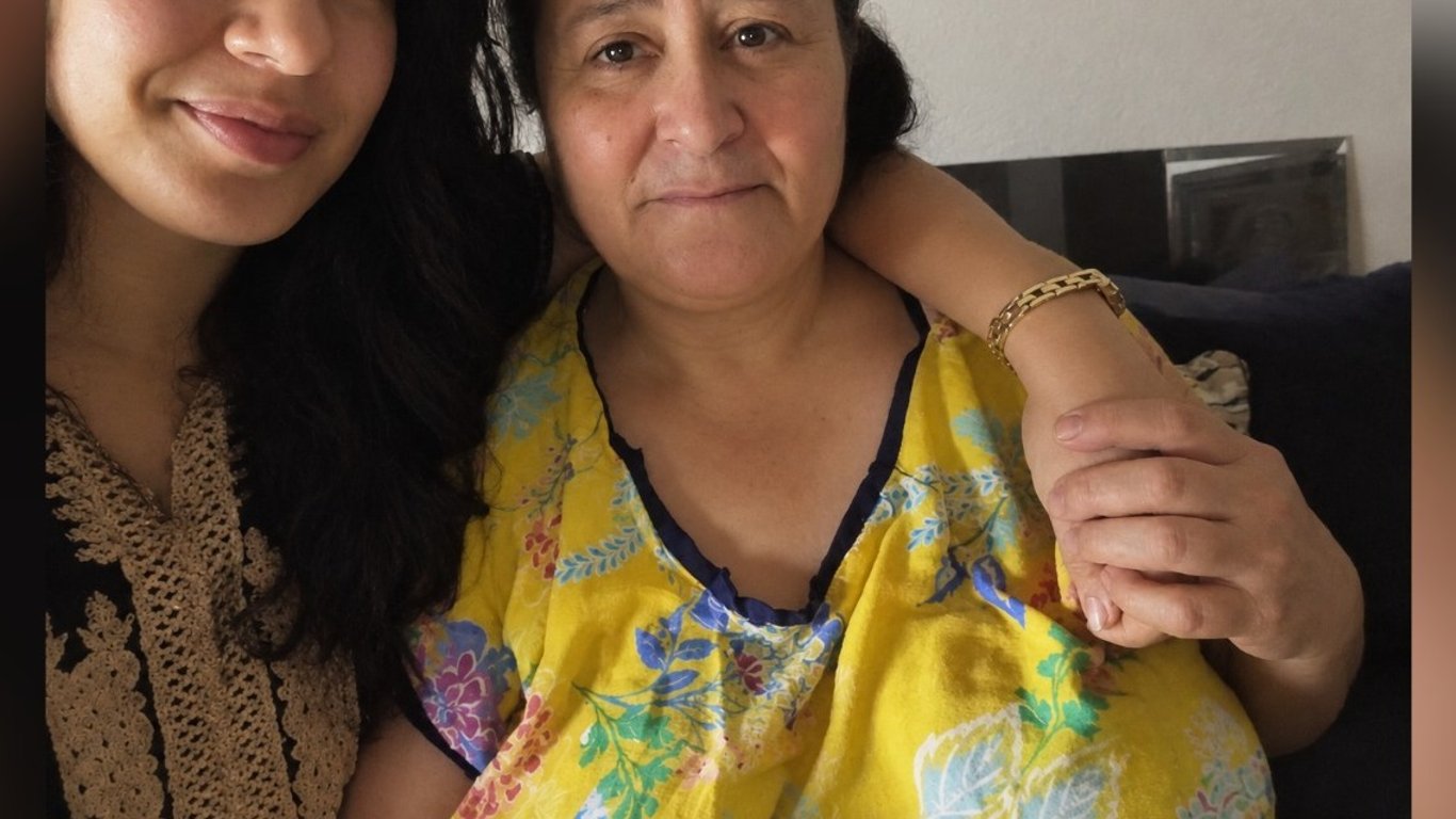 Help me make my mom happy
