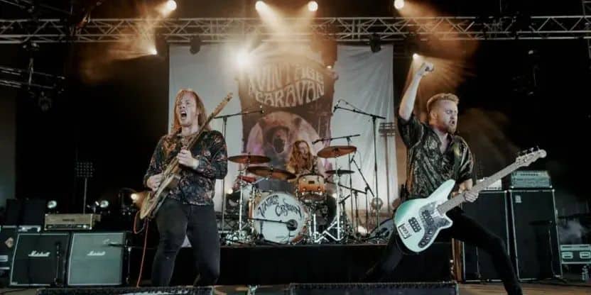 The Vintage Caravan - Live Stream 5 ezgif.com gif maker 26 The Vintage Caravan - Live Stream