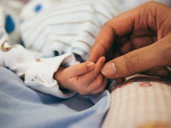 Insamling till sjukvården: Hur man samlar in pengar för medicinska kostnader 2 Baby sjukvård insamling
