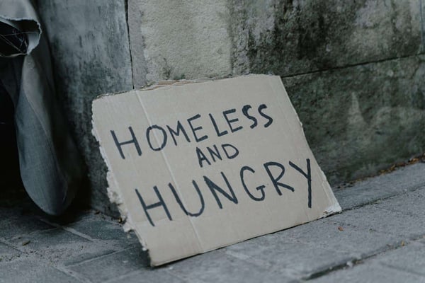 Hoe geld in te zamelen voor daklozen
