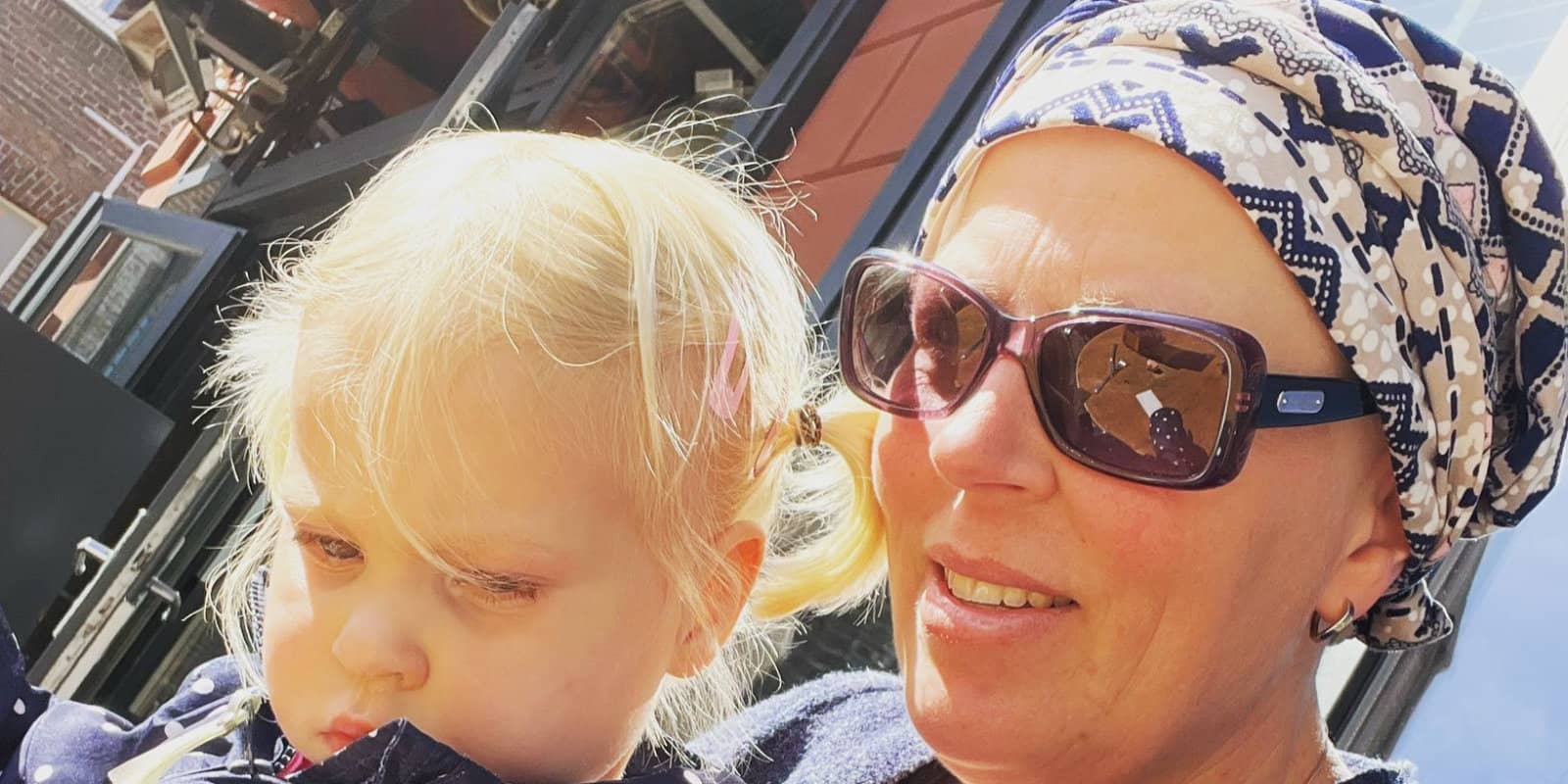 zwanger en opeens ook in een strijd tegen kanker Pregnant and suddenly also in a fight against cancer