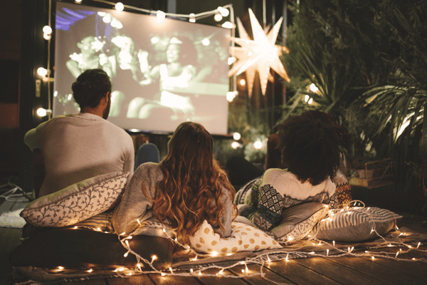 Ideen für wohltätige Zwecke, um Geld zu sammeln - Movie Night