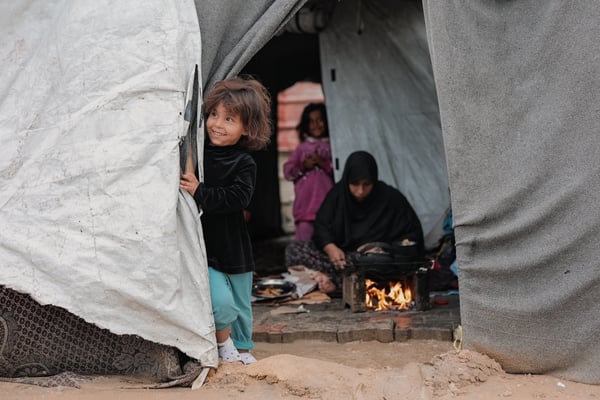 How to Help Refugee Families and Start a Refugee Fundraiser 2 How to Help refugees