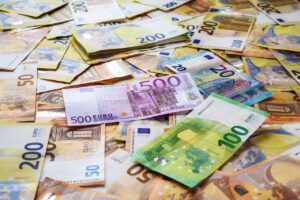 banknotes 7850299 1280 30 Einzigartige Ideen Für Spendenaktionen Für Vereine Im Jahr 2025: Tipps & Vorteile
