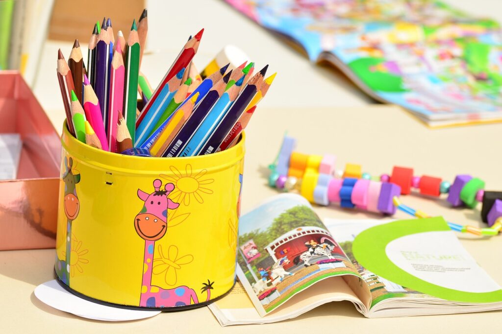 colored pencils 1506589 1280 Financiële Steun Bij Autisme: Wat Zijn De Mogelijkheden?